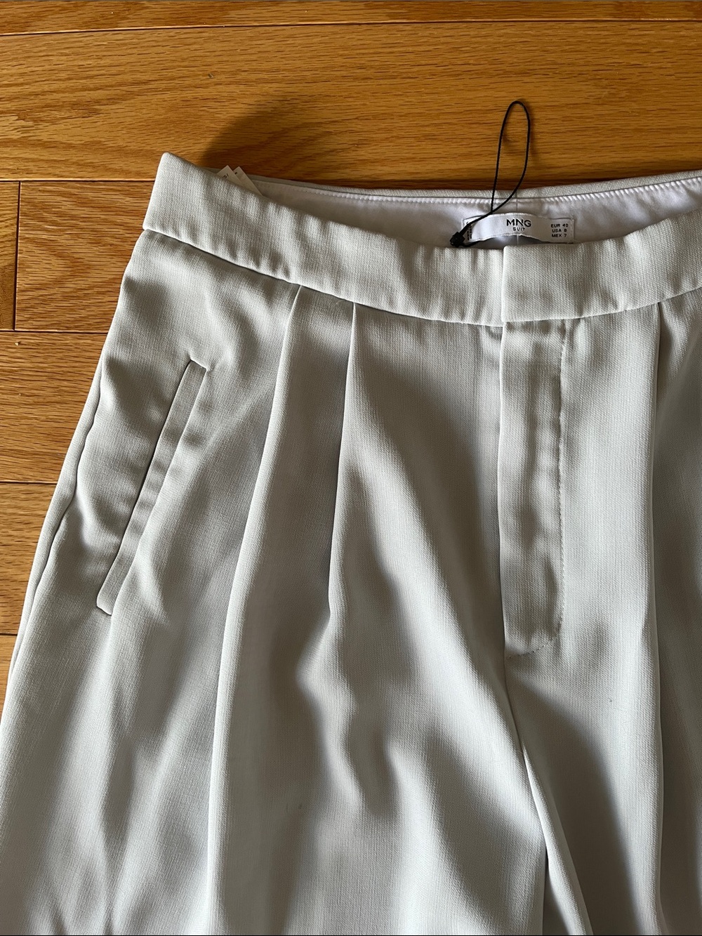 Women mango Pleated Light Gray Stretch Chinos size 8 new - Picture 3 of 4